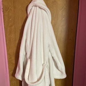 Victoria’s Secret white robe size medium
